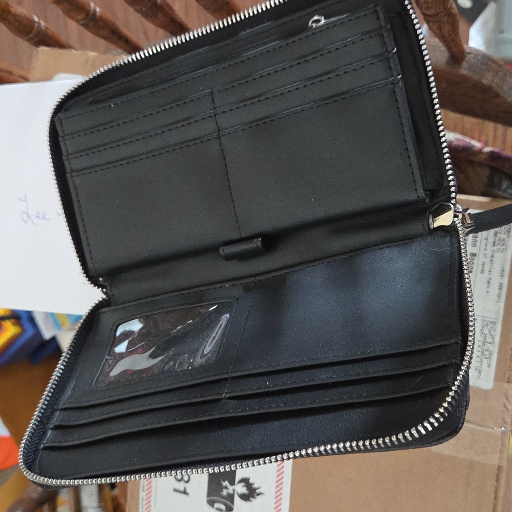 Steve Madden Wallet - Picture 2 of 6